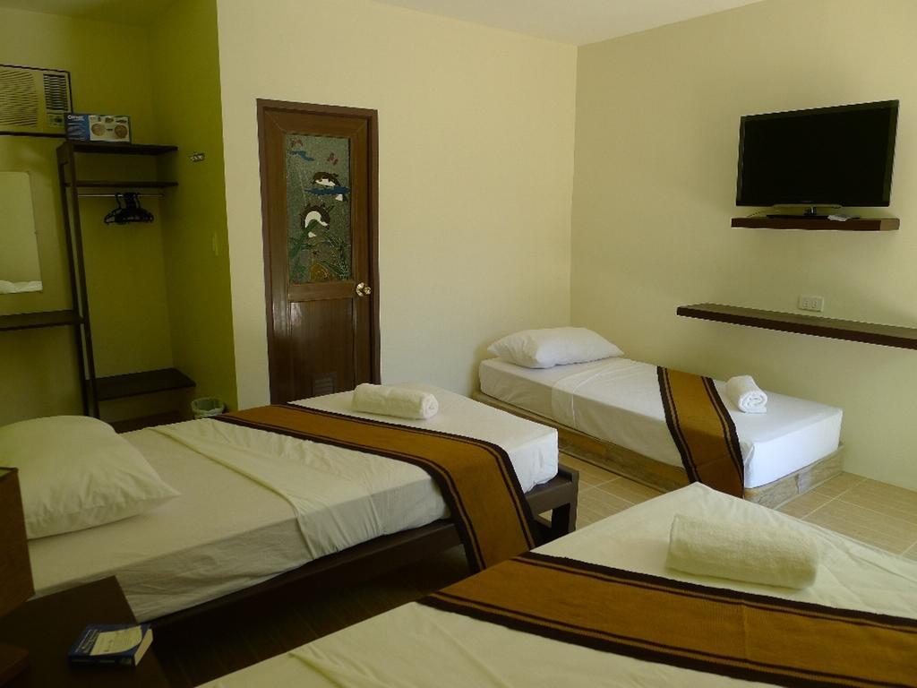 By The Bay, Jacana Bed & Breakfast Puerto Princesa Room photo